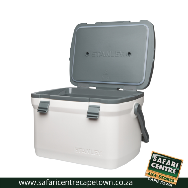 Stanley Outdoor Cooler 15.1L in Polar White